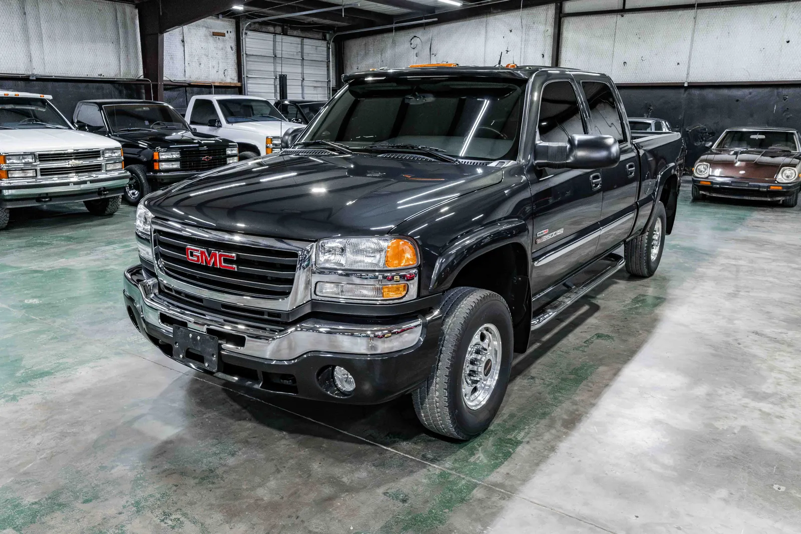  2004-GMC-Sierra-2500HD-Dark-Spiral-Gray-Metallic-184479-33.jpg